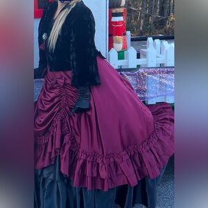 Christmas southern belle gown, size xl, used
